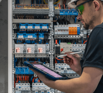 Manutenção elétrica preventiva, corretiva e programada.